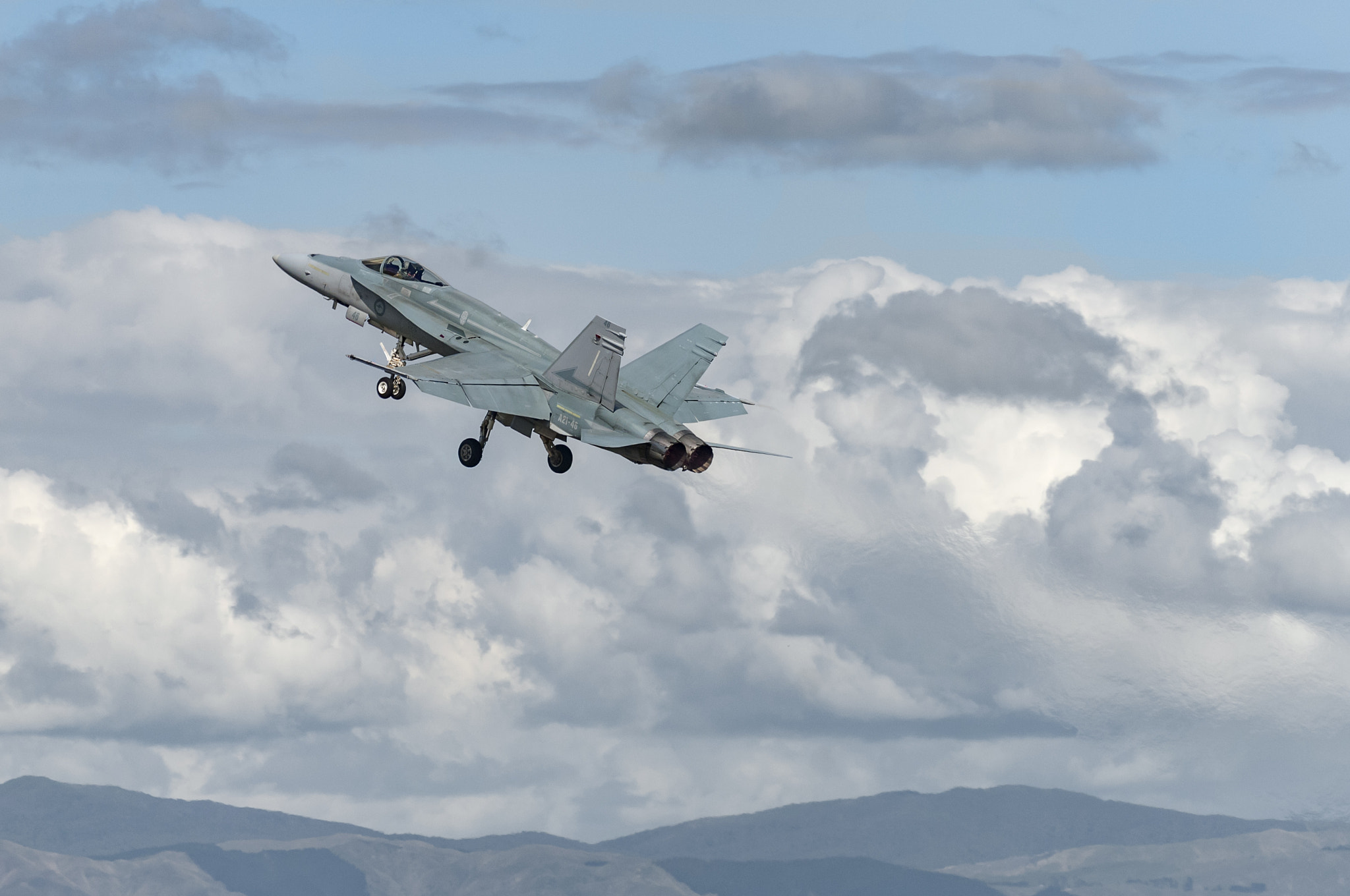 Nikon D2X sample photo. Hornet takeoff photography