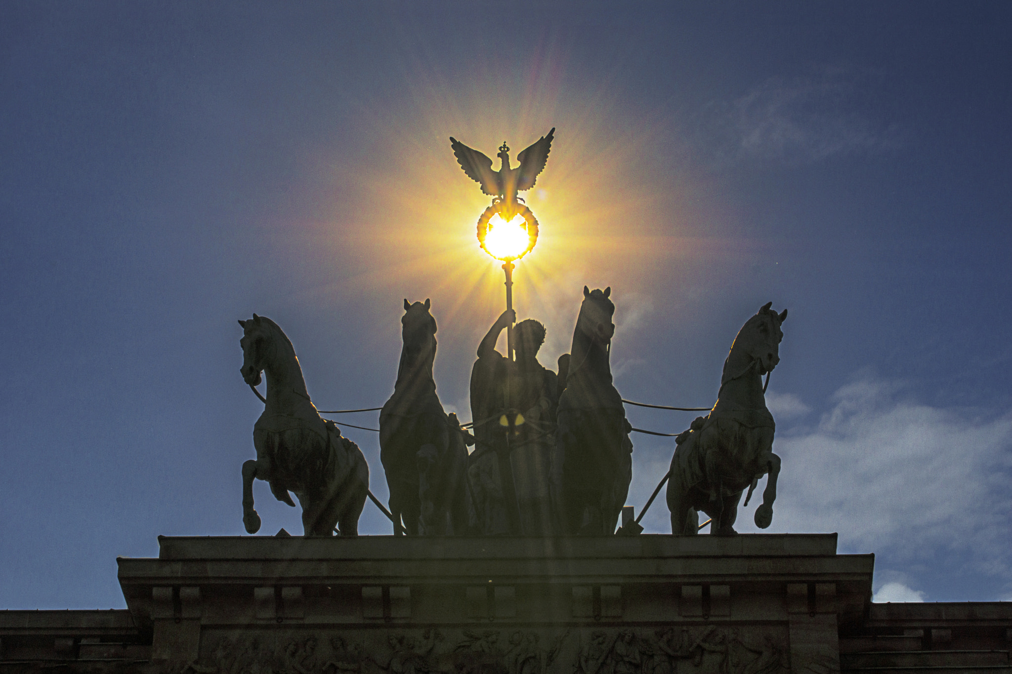 Tamron SP 70-300mm F4-5.6 Di USD sample photo. Brandenburger tor photography