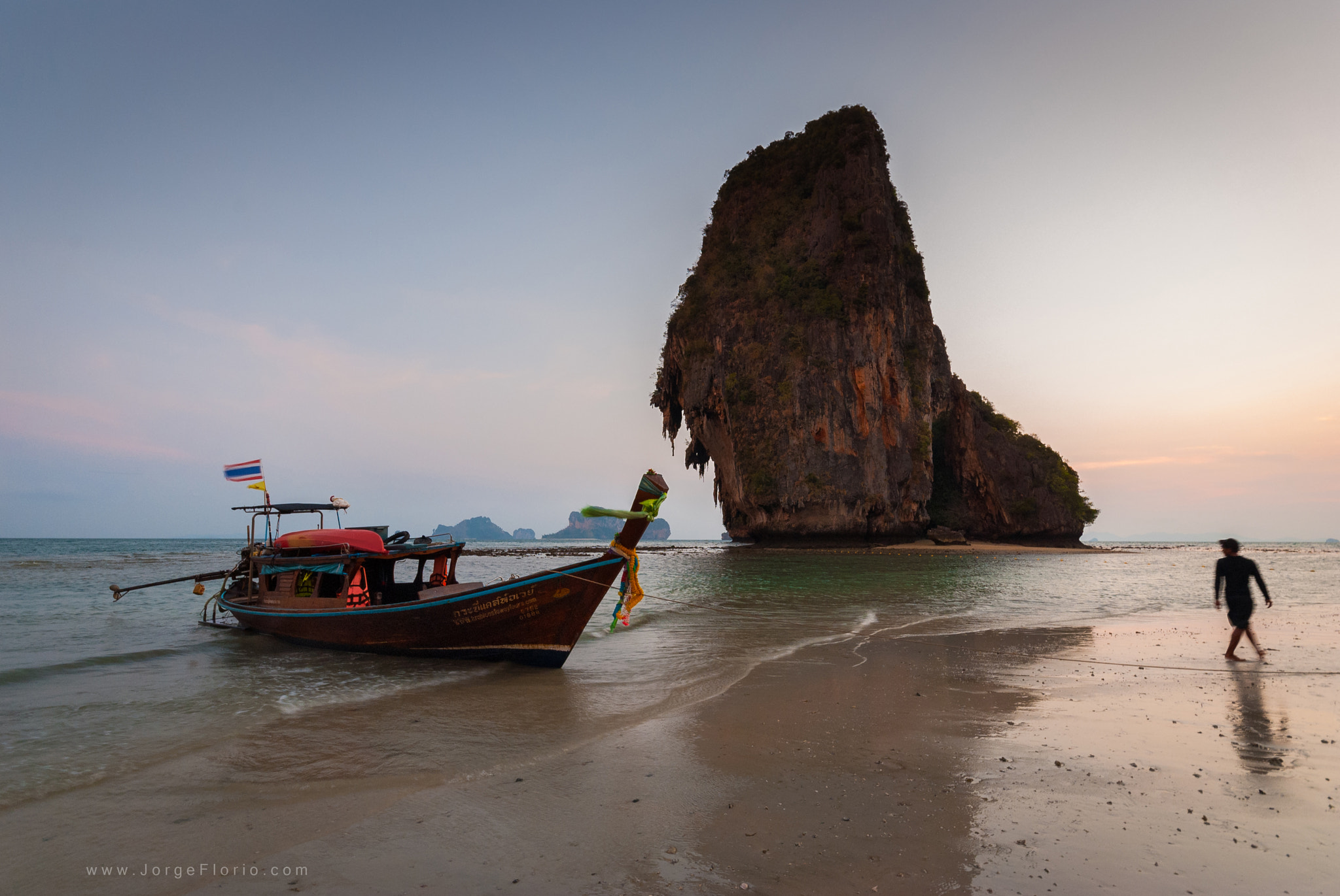 Sigma 10-20mm F4-5.6 EX DC HSM sample photo. Railay sunset photography