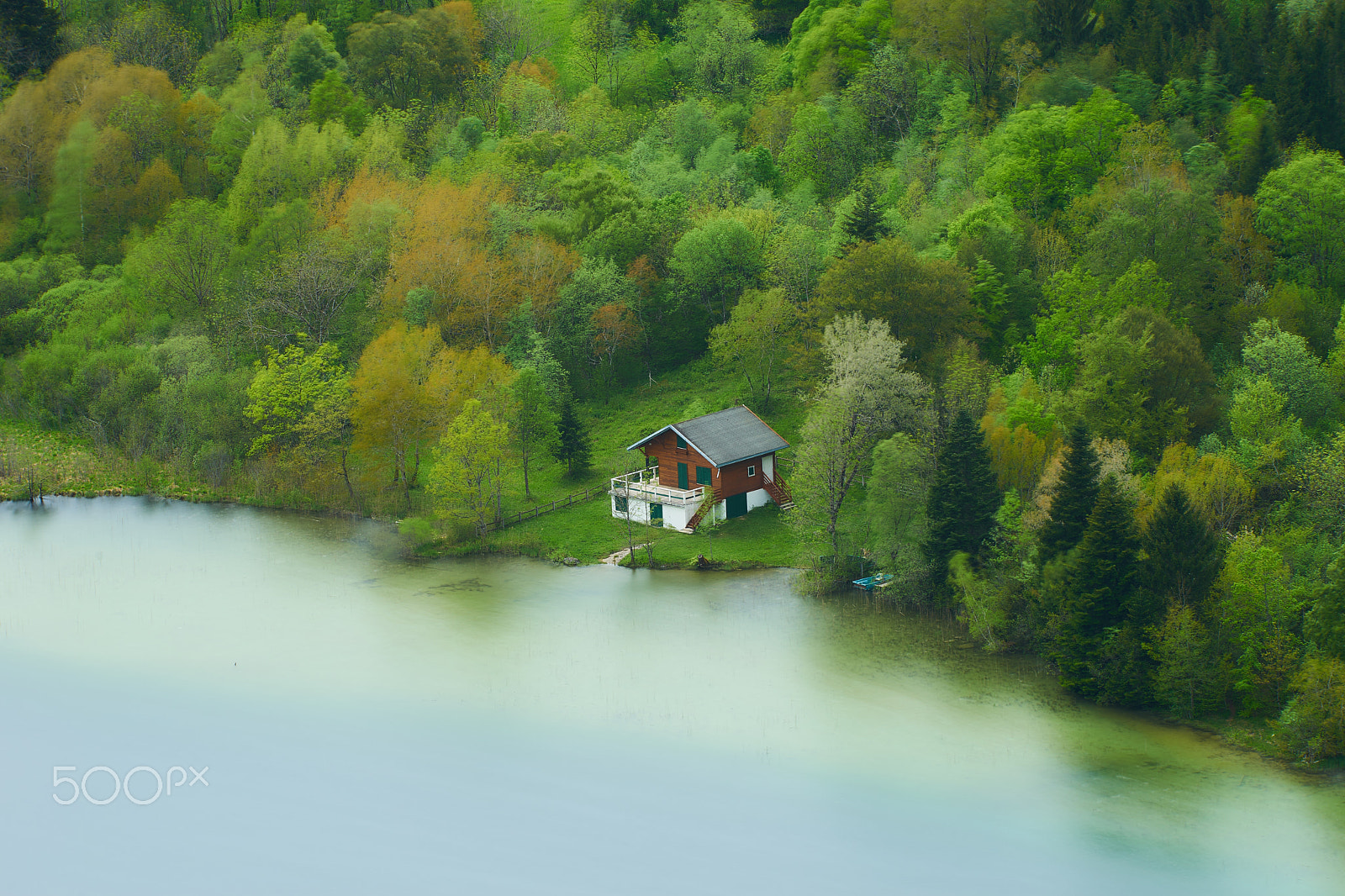 Minolta AF 300mm F2.8 HS-APO G sample photo. Little house on the waterfront photography