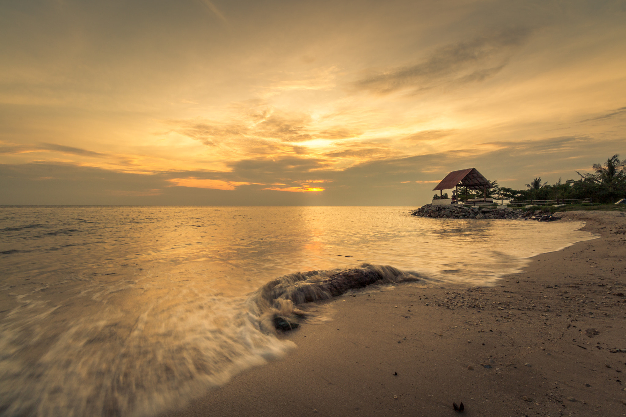 Canon EF-S 10-18mm F4.5–5.6 IS STM sample photo. Sunset at pantai redang sekincan photography