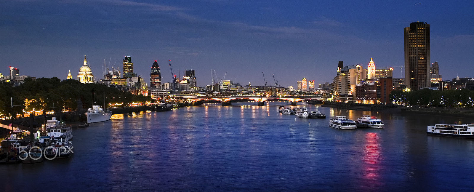 Canon EOS 30D + Canon EF 24-70mm F2.8L USM sample photo. London east skyline photography