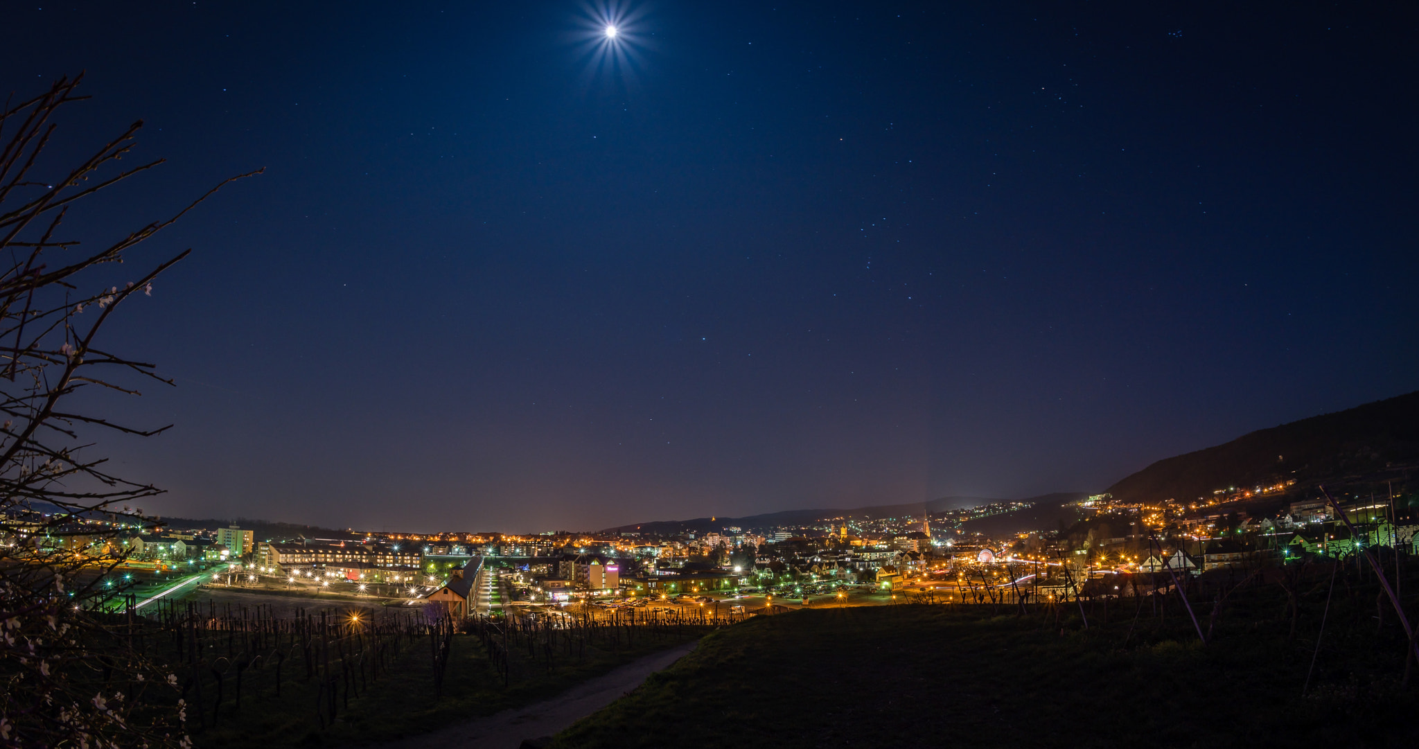 Samyang 12mm F2.8 ED AS NCS Fisheye sample photo. Night over bad dürkheim - looking for the great barrel photography