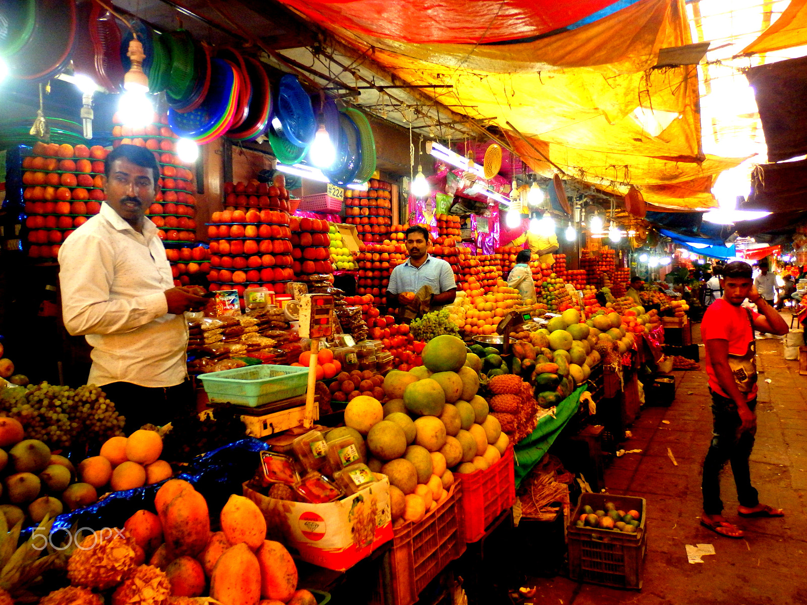 Olympus SZ-16,DZ-105 sample photo. Mysore's colourful fruit market photography
