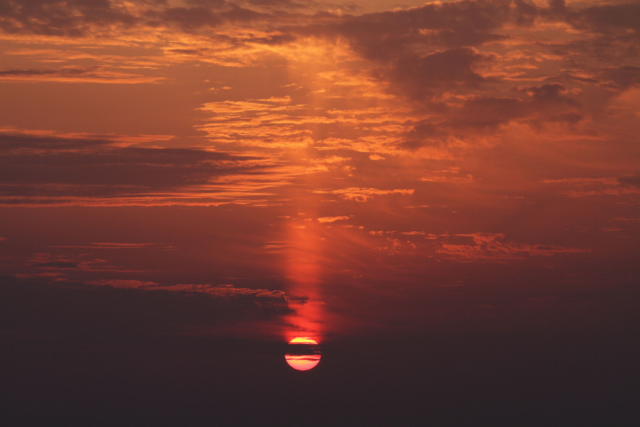 Canon EF 75-300mm F4.0-5.6 IS USM sample photo. Sun pillar photography