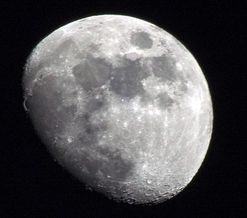 Olympus PEN E-PM2 + Panasonic Lumix G Vario 100-300mm F4-5.6 OIS sample photo. Full moon photography