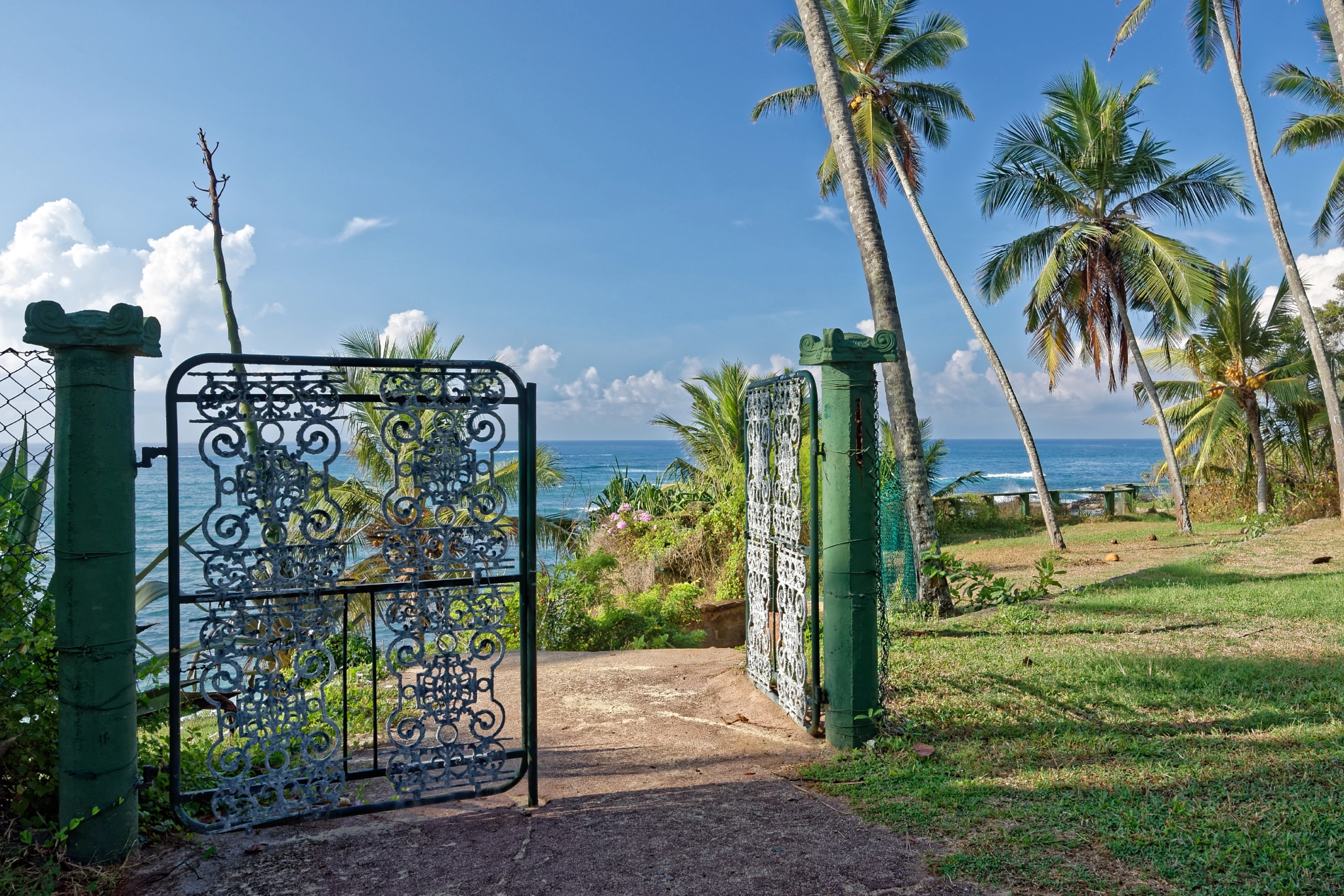 Nikon AF-S Nikkor 16-35mm F4G ED VR sample photo. Eva lanka hotel photography