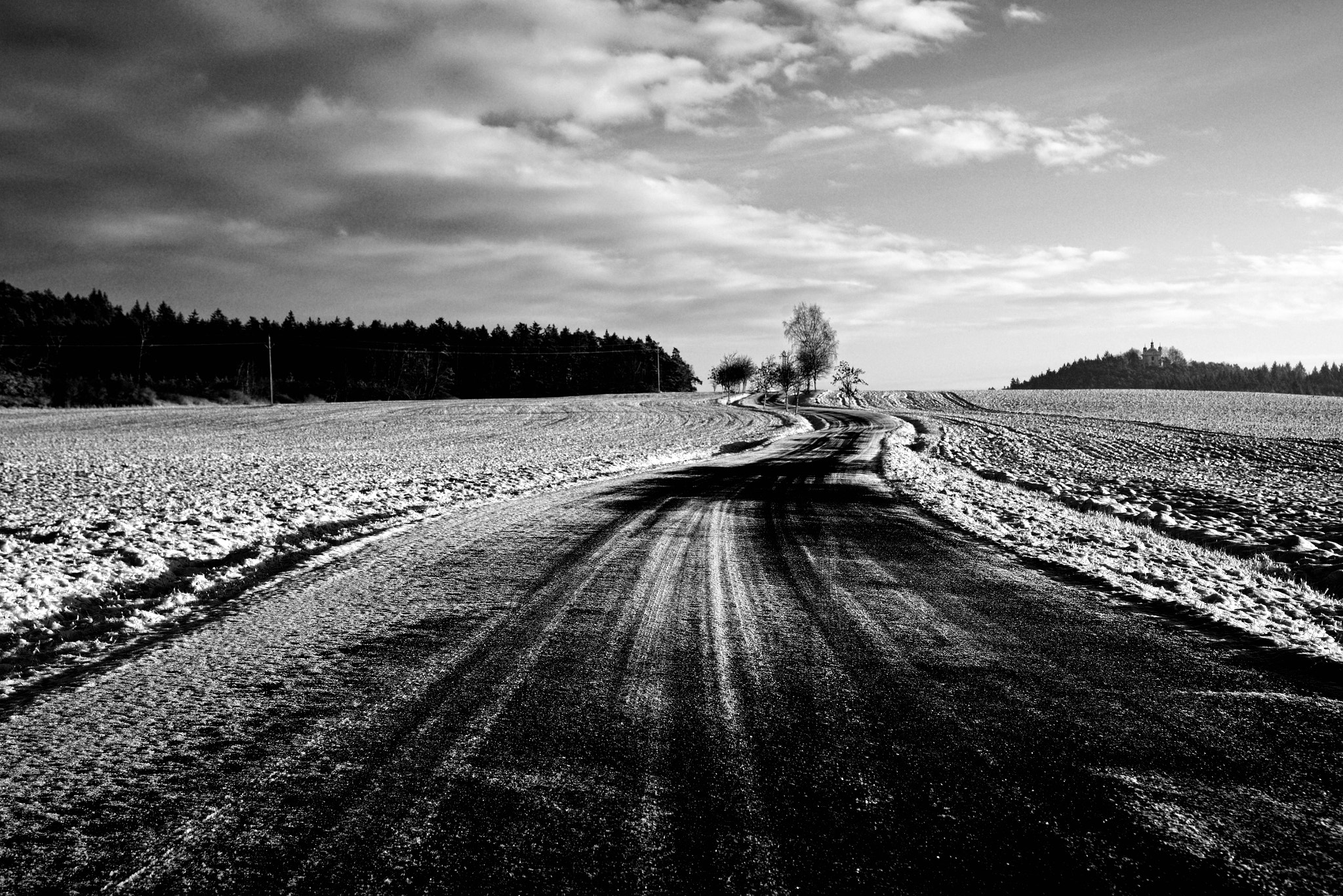 Nikon D600 + Sigma 24-70mm F2.8 EX DG Macro sample photo. Winter road photography
