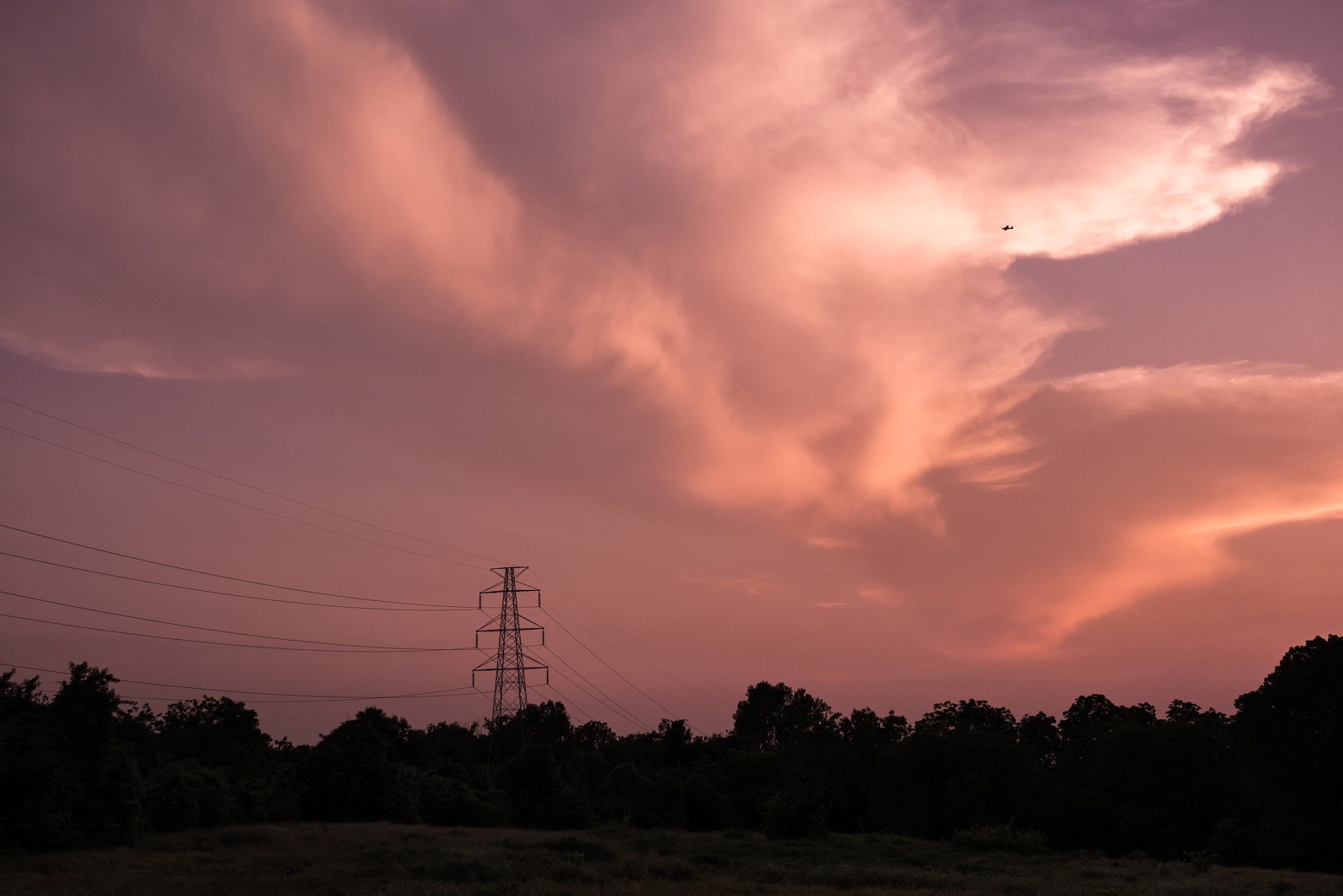Panasonic Lumix DMC-G7 + LUMIX G 25/F1.7 sample photo. Flying during sunset photography