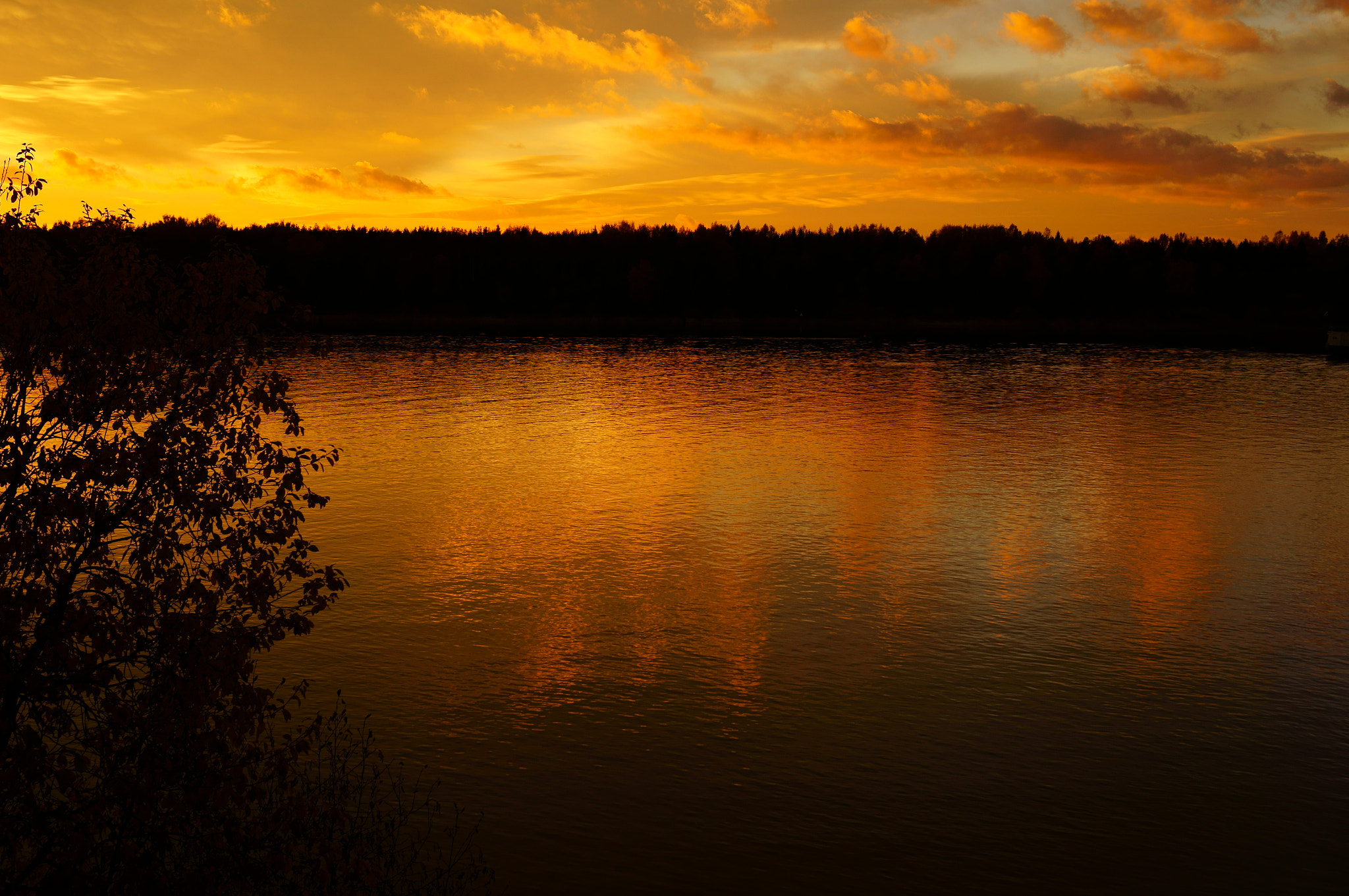 Sony Alpha NEX-5N + Sony E 35mm F1.8 OSS sample photo. Sunset. photography