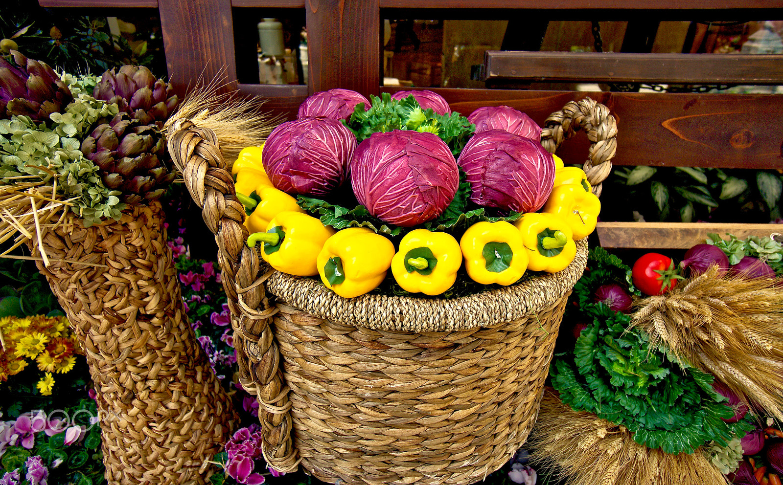 Sony Alpha NEX-7 + Sony E 10-18mm F4 OSS sample photo. Farmers market photography