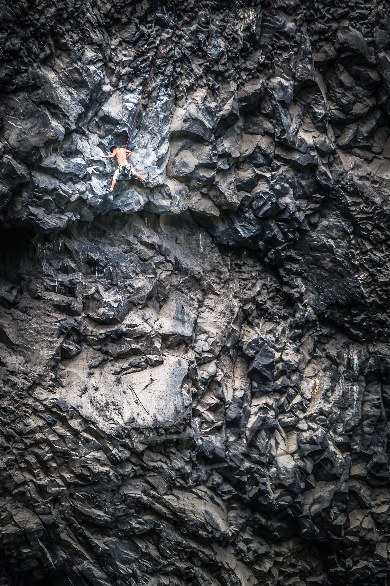 Samsung NX300 + Samsung NX 50-200mm F4-5.6 ED OIS sample photo. Climber photography