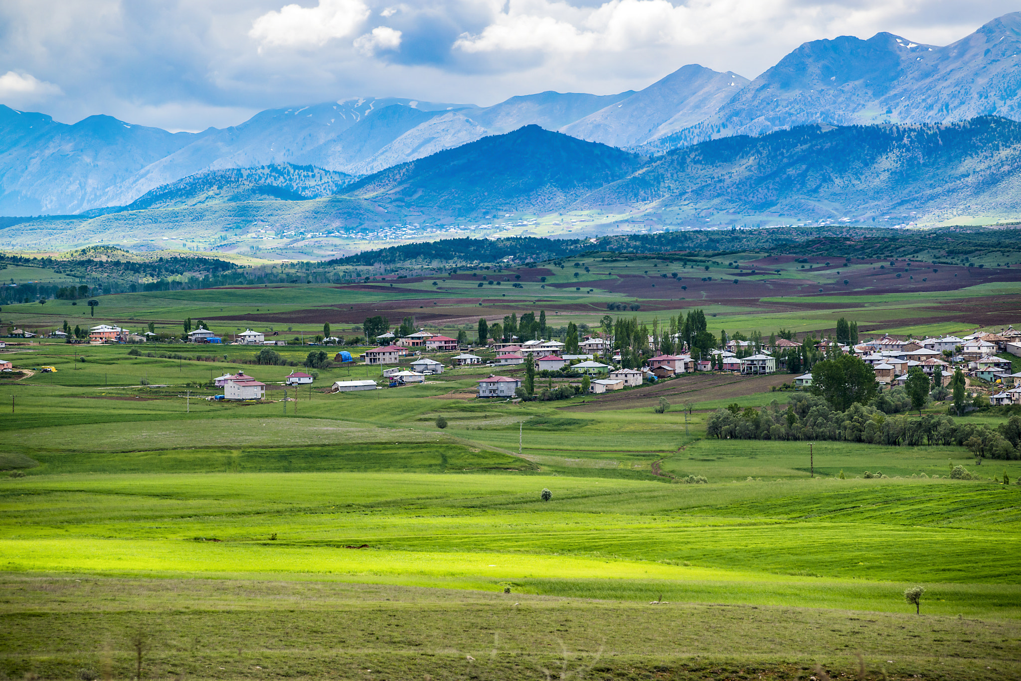Nikon AF-Nikkor 80-200mm F2.8D ED sample photo. Village views photography