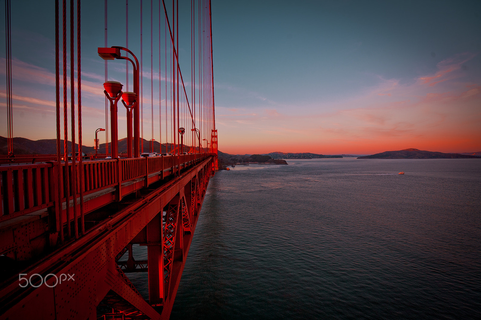 Canon EOS 5D + Canon EF 16-35mm F4L IS USM sample photo. Half and half - golden gate bridge photography
