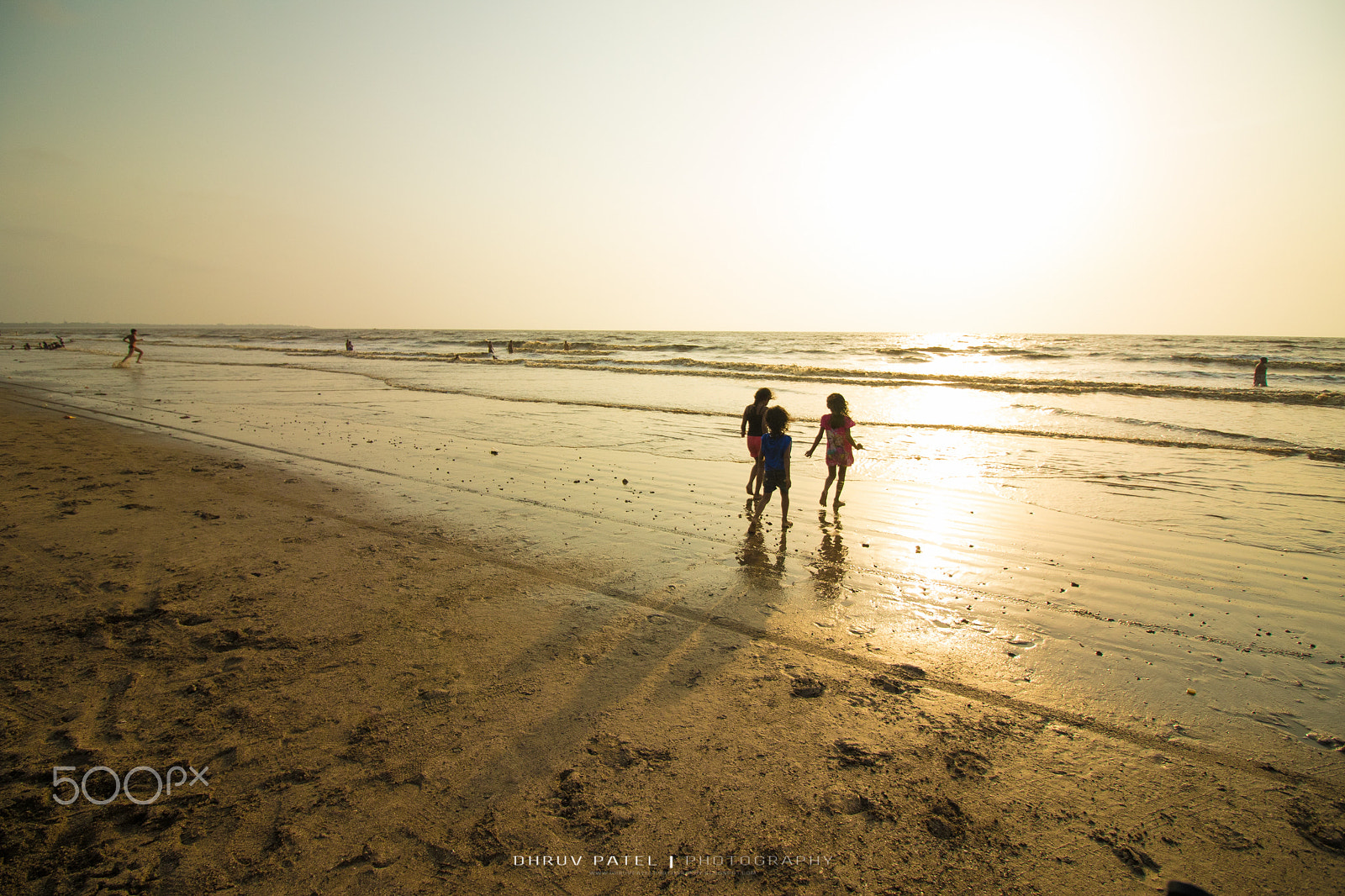 Canon EF-S 10-18mm F4.5–5.6 IS STM sample photo. Three friends photography