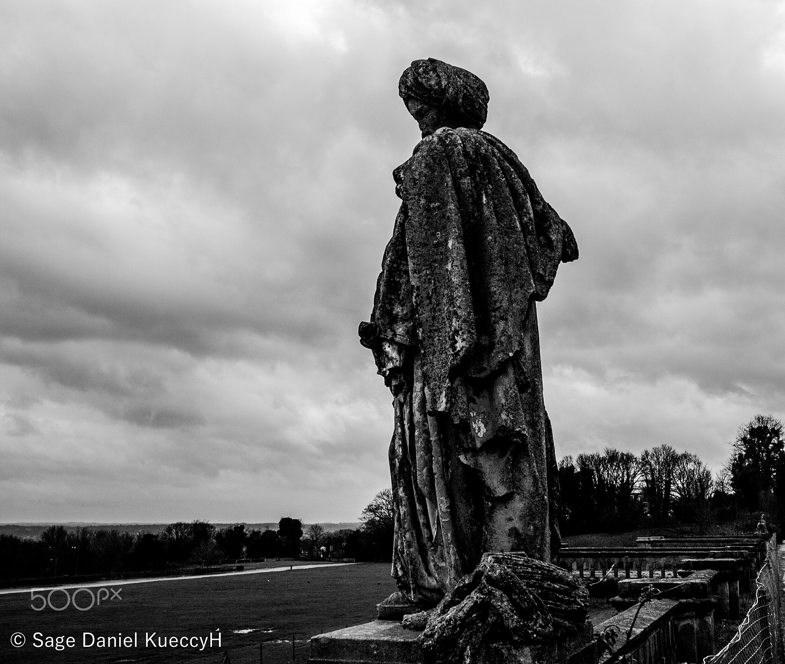 Leica Digilux 3 sample photo. La sentinelle du parc photography