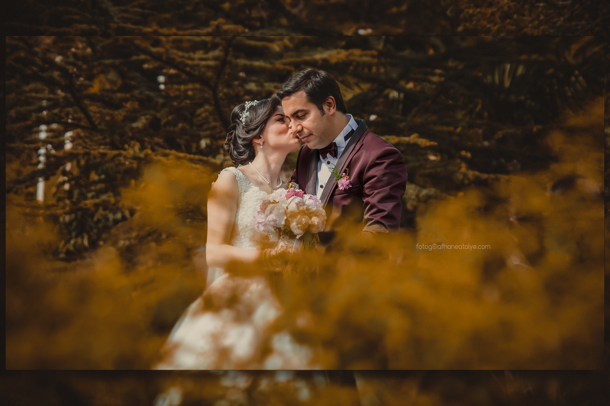 Sigma 50-500mm f/4-6.3 APO HSM EX sample photo. Romantic couple photography