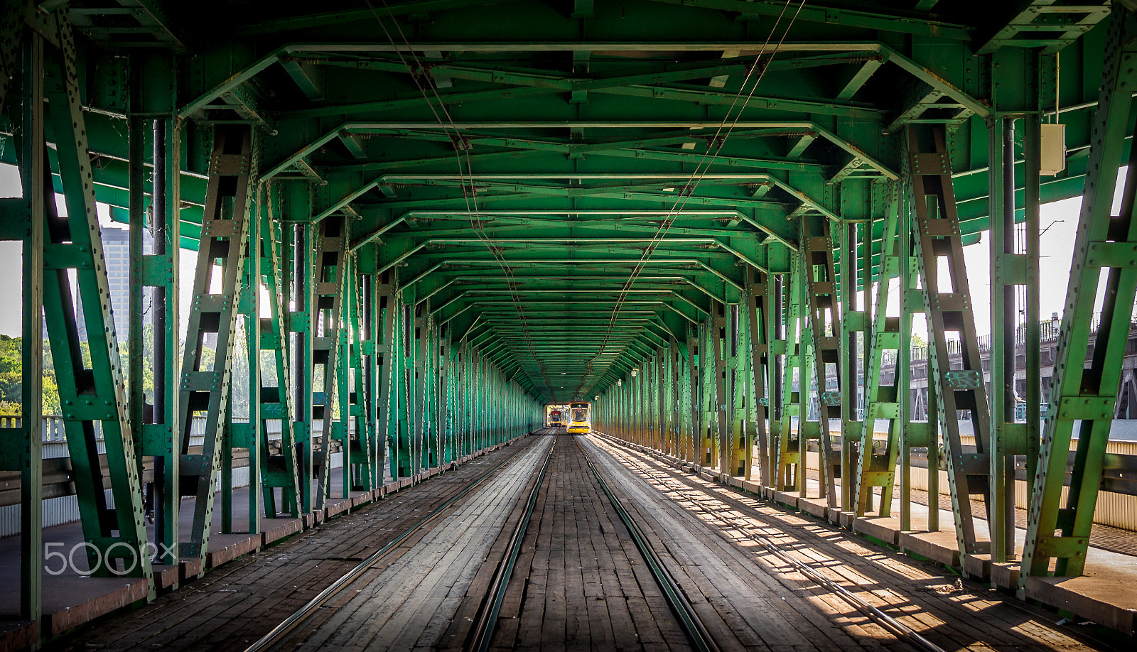 Sony Alpha DSLR-A550 + Sony DT 18-55mm F3.5-5.6 SAM sample photo. Green bridge photography