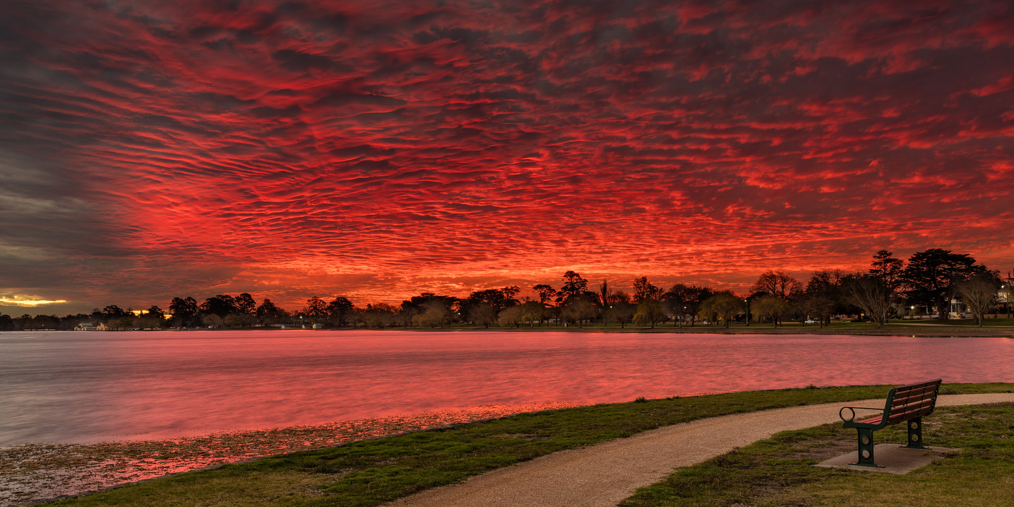 Canon EF 35mm F1.4L II USM sample photo. Lake wendouree sunset photography