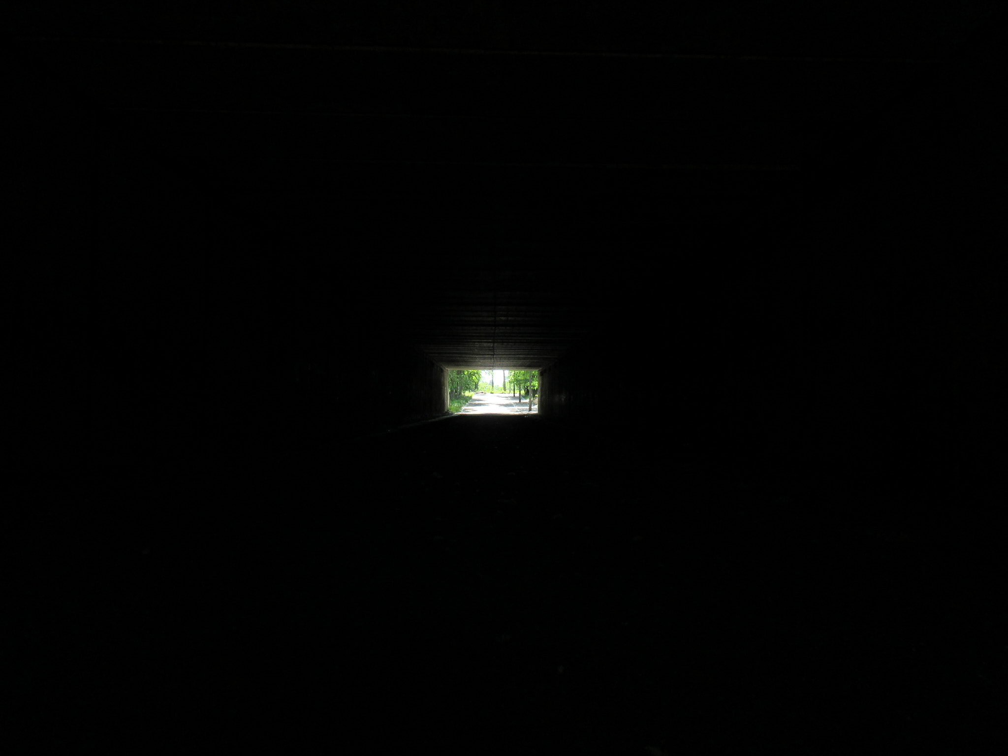 Canon PowerShot ELPH 340 HS (IXUS 265 HS / IXY 630) sample photo. Tunnel photography
