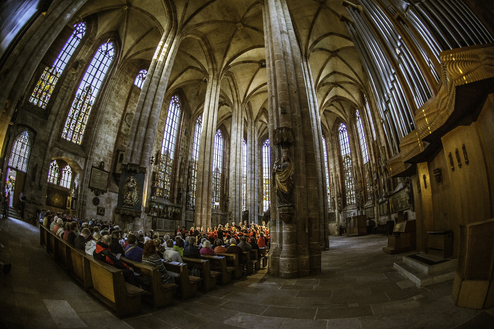 Nikon Df + Nikon AF Fisheye-Nikkor 16mm F2.8D sample photo. Sankt sebaldus kirche photography