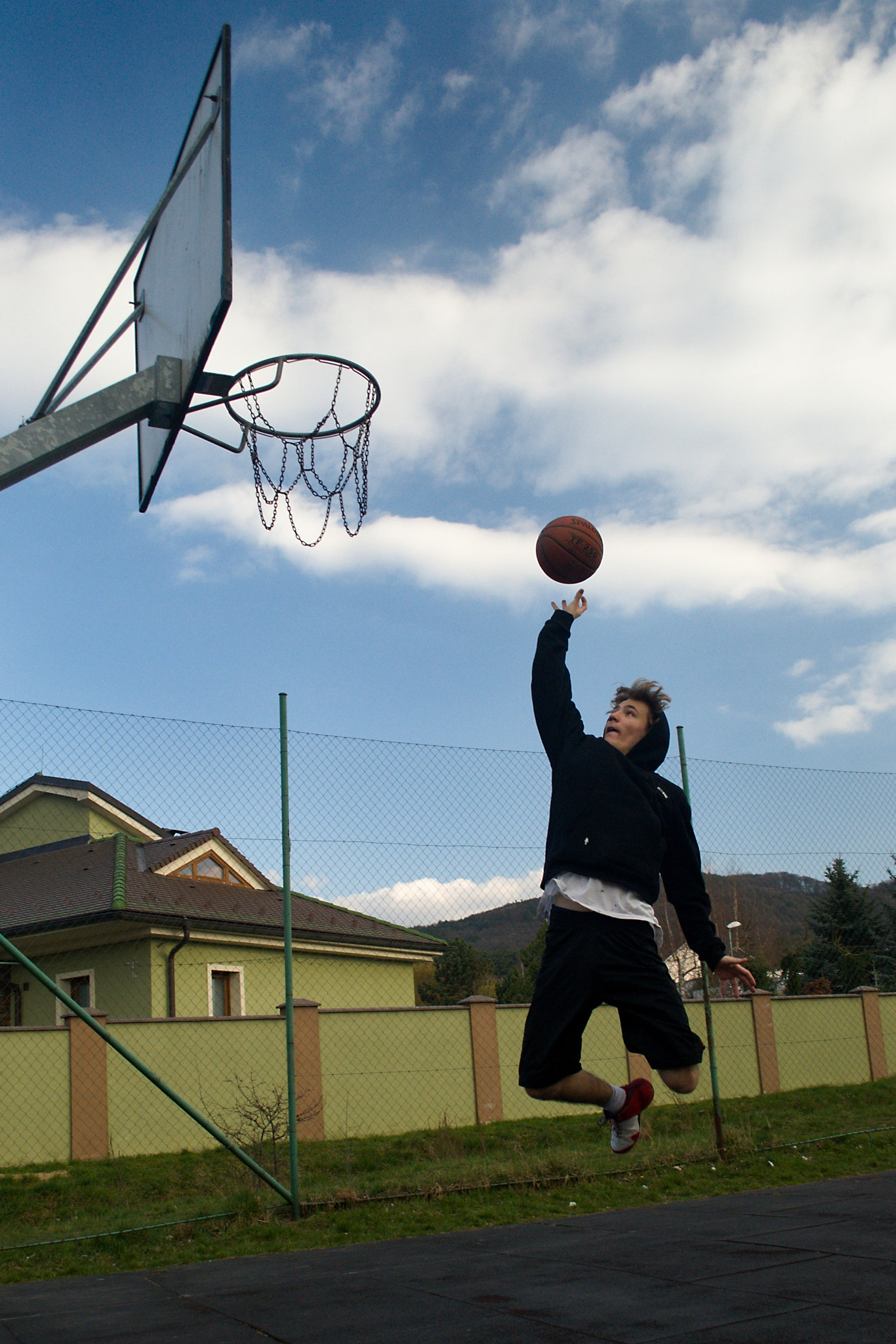 18.00 - 55.00 mm f/3.5 - 5.6 sample photo. Basketball photography