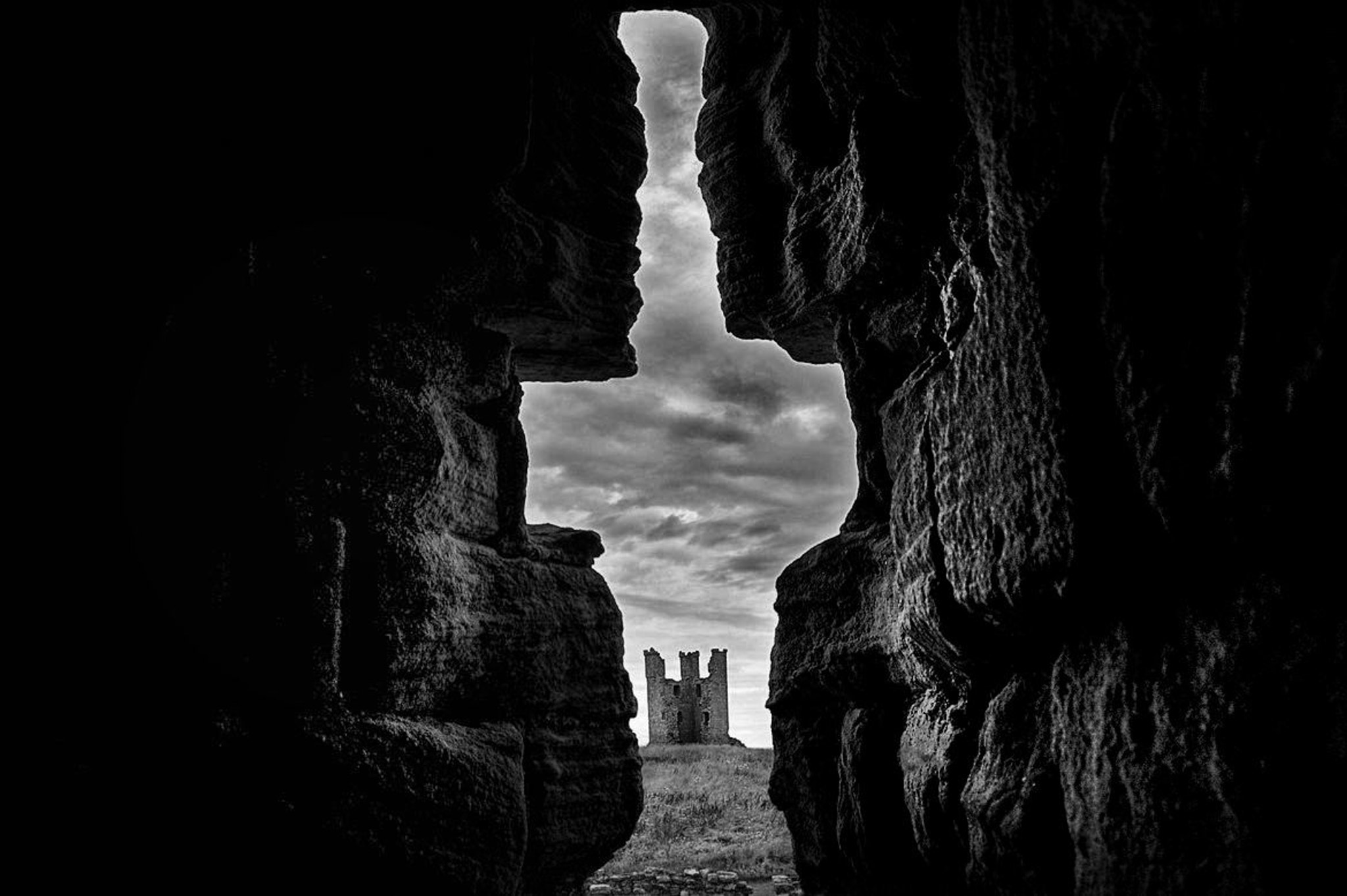 Nikon D40 sample photo. A distant tower photography