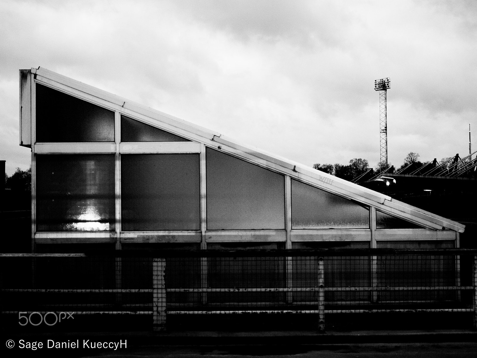 Leica Digilux 3 sample photo. Trigonometry photography