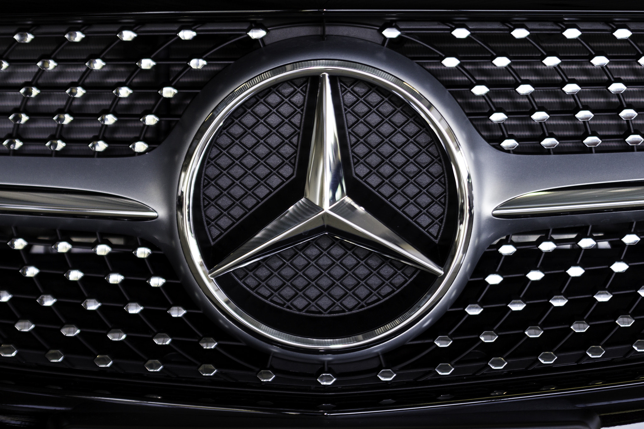 Canon EF 100mm F2.8 Macro USM sample photo. Mercedes c250 photography