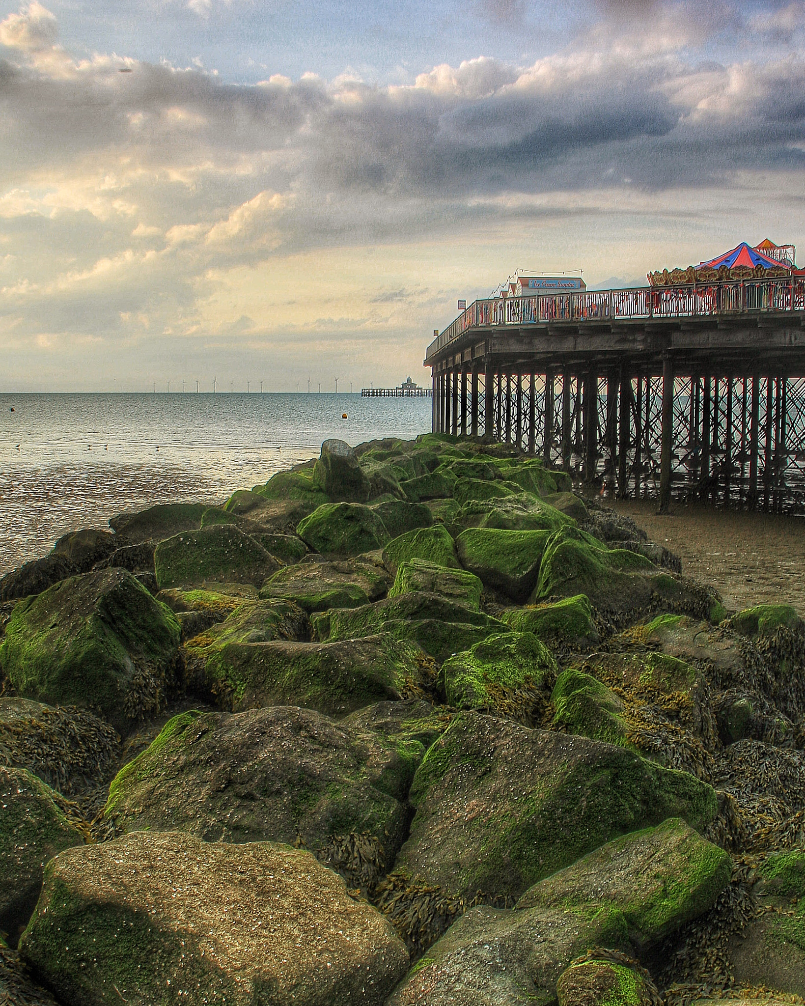 Canon EOS 7D + Canon 18-270mm sample photo. "tides out" view of herne bay pier in kent photography