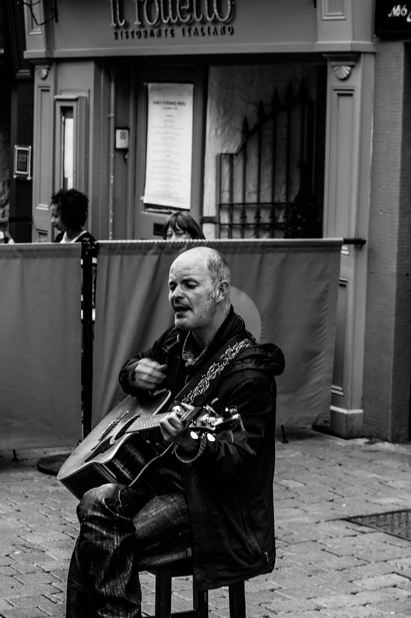 Canon EF 55-200mm F4.5-5.6 II USM sample photo. Lonely singer photography