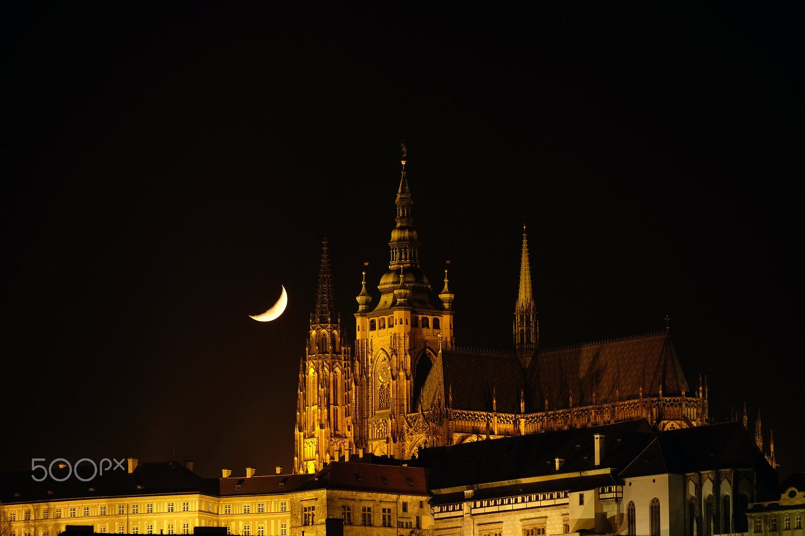 Fujifilm X-E2 + Fujifilm XC 50-230mm F4.5-6.7 OIS sample photo. Crescent moon photography