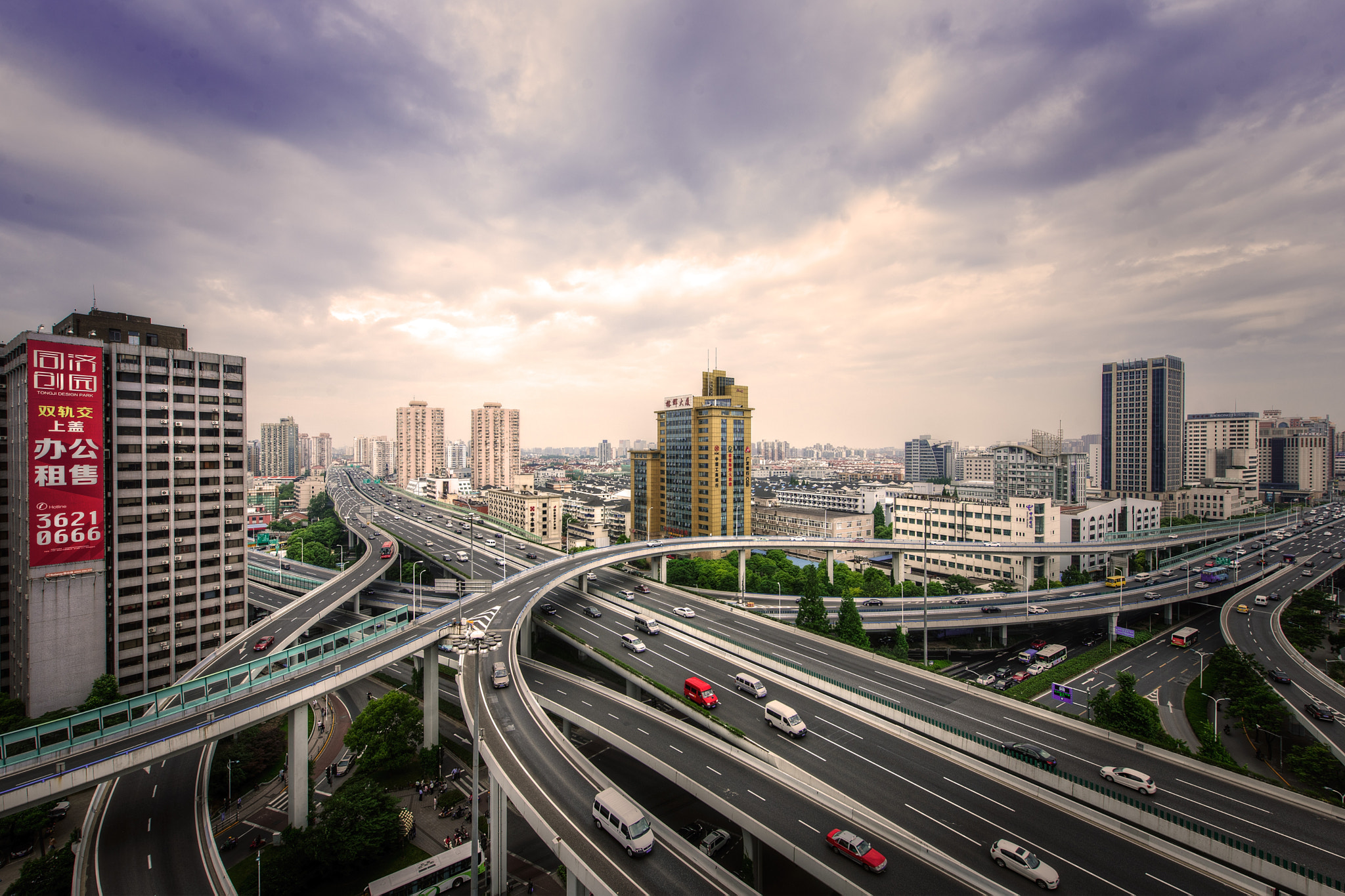 Nikon D3X + Nikon AF-S Nikkor 14-24mm F2.8G ED sample photo. Central elevated road photography