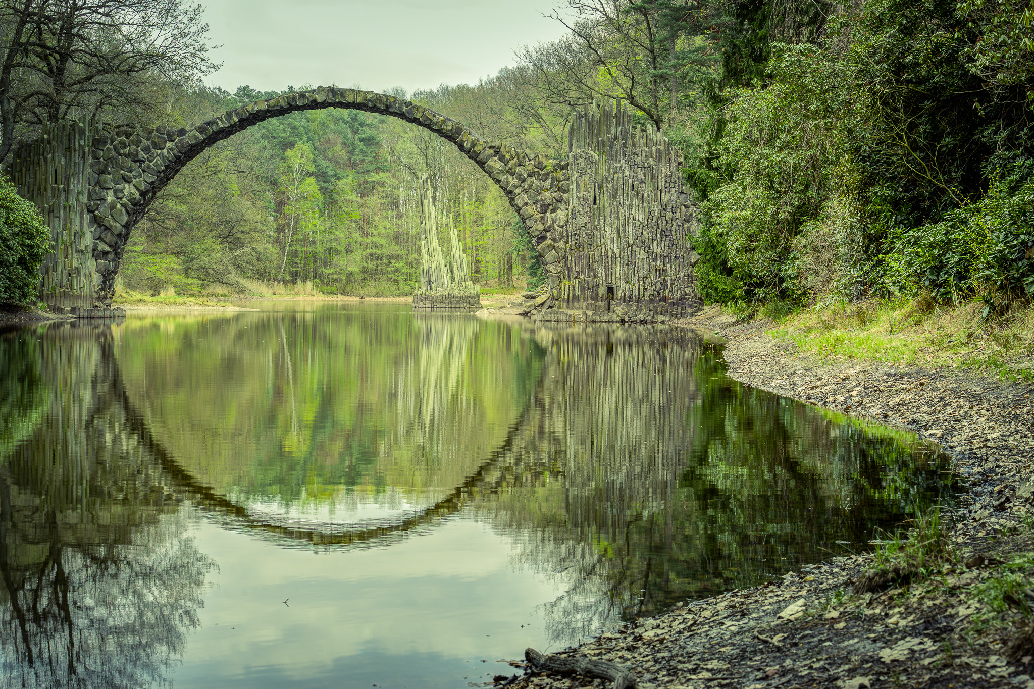 Sony a7 II + Canon EF 70-200mm F4L IS USM sample photo. -the ring- photography