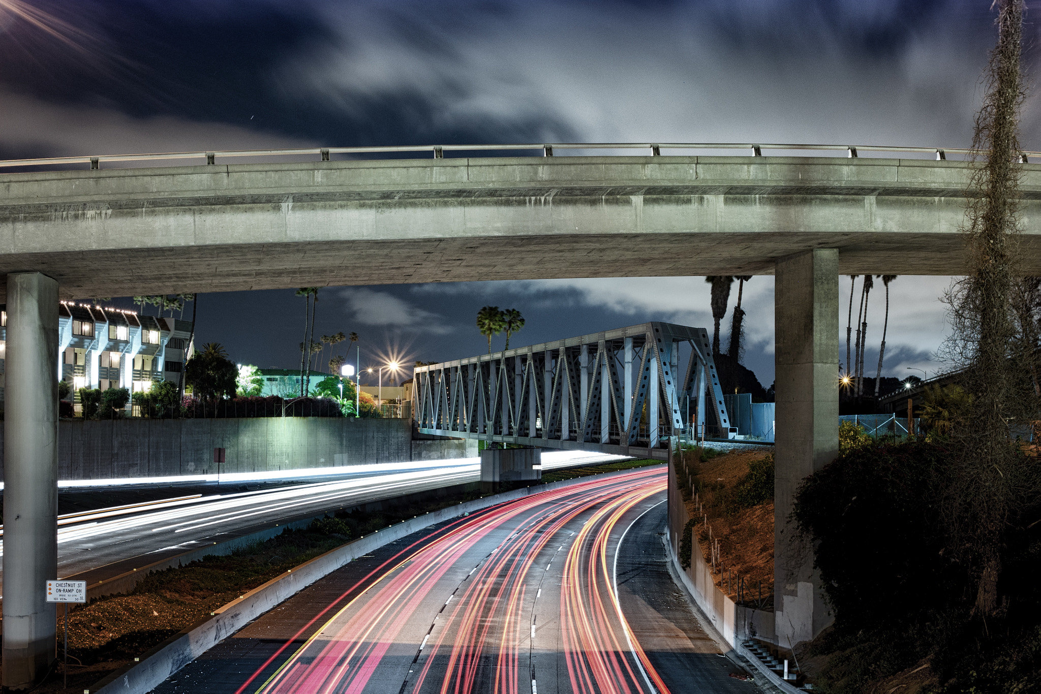 Samsung NX300 + Samsung NX 30mm F2 Pancake sample photo. Ventura night time photography