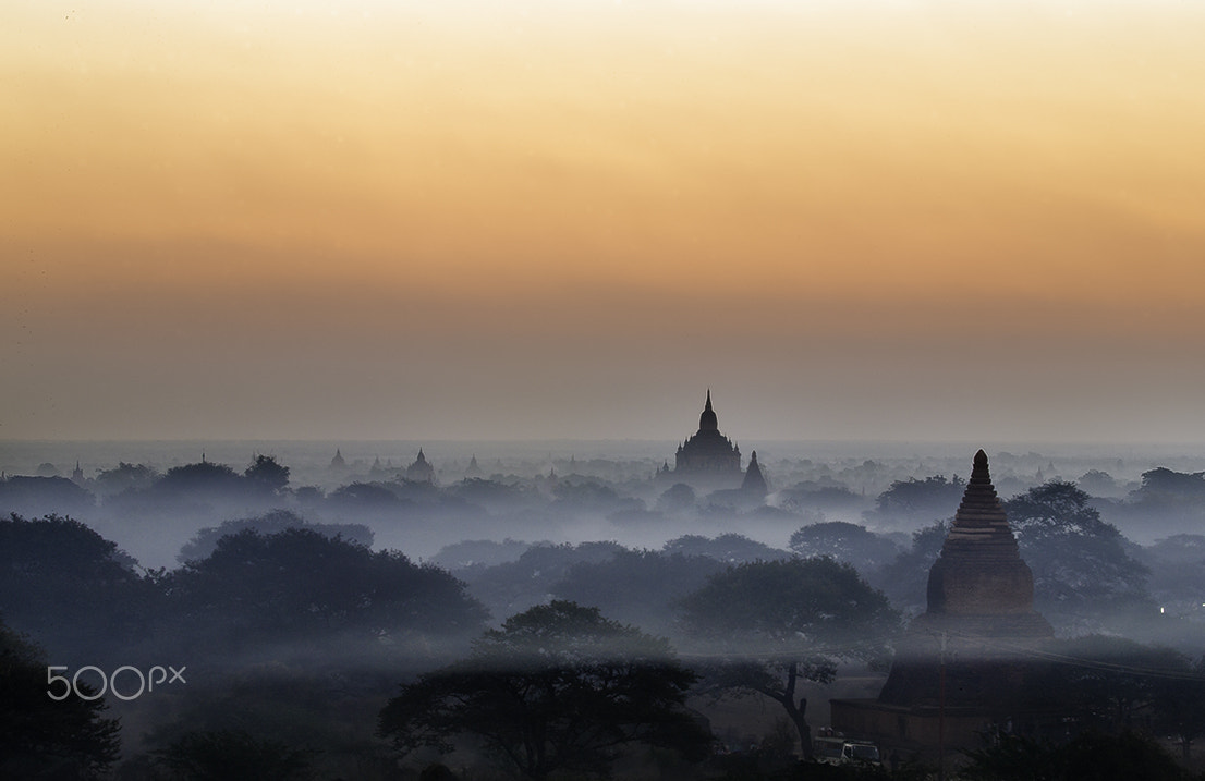 Canon EOS-1D X + Canon EF 100-400mm F4.5-5.6L IS II USM sample photo. Bagan's dawn # 1. photography