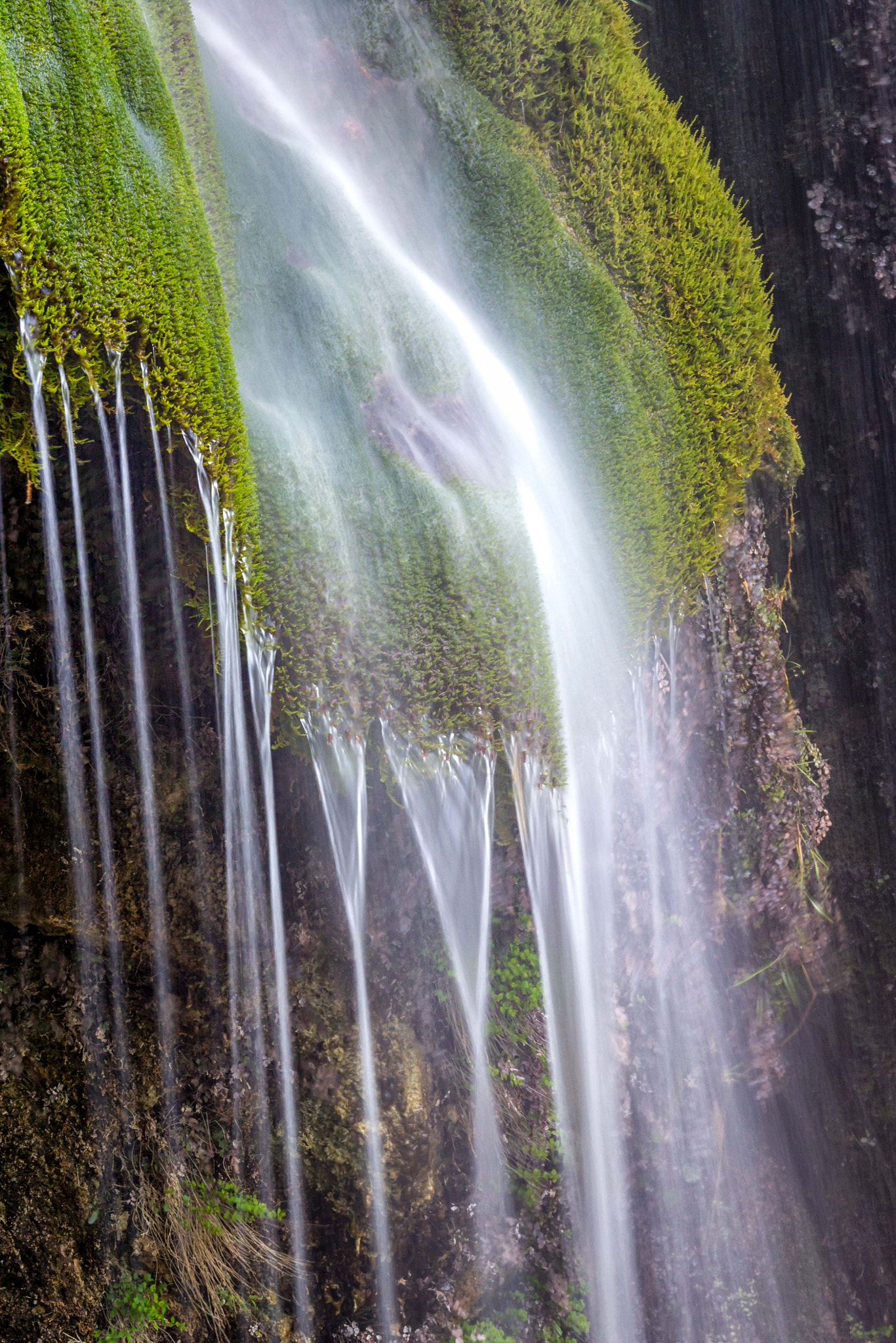 Sigma 70-200mm F2.8 EX DG OS HSM sample photo. Cascade du pountil photography