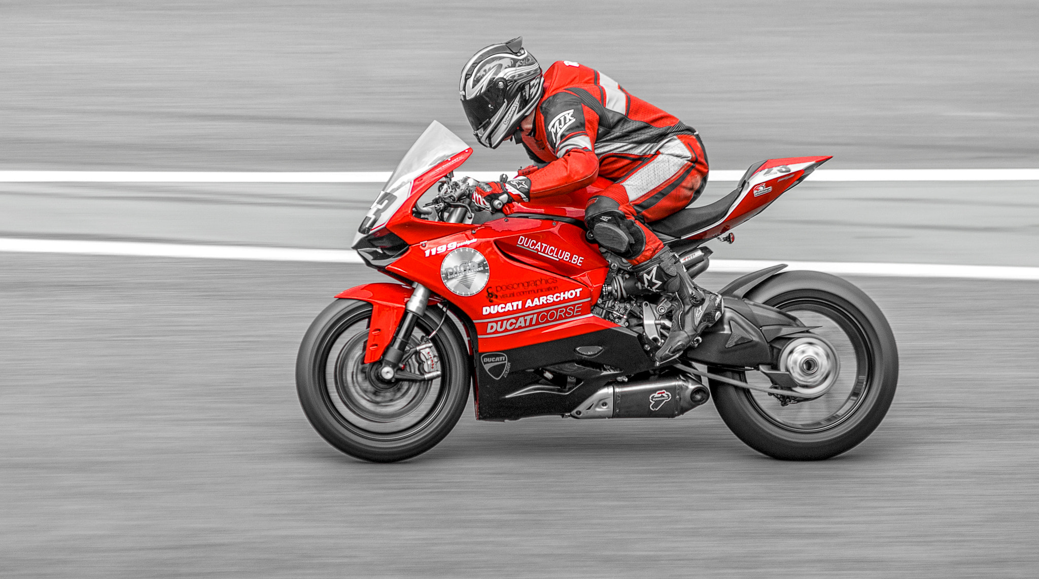 Nikon D7000 sample photo. A toute vitesse rouge photography