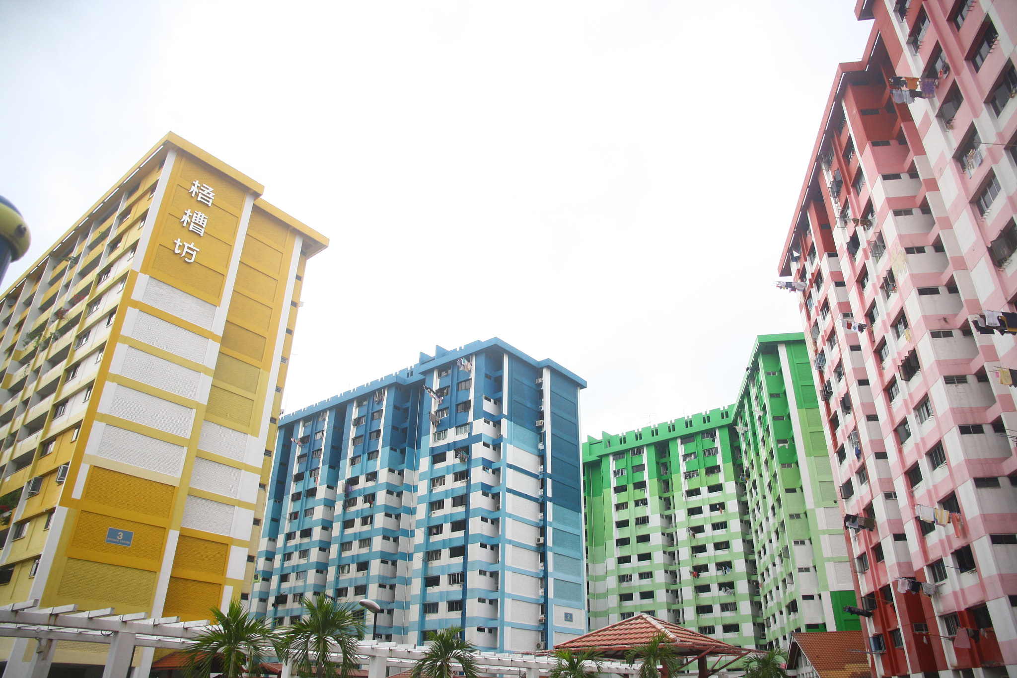 Canon EOS 1000D (EOS Digital Rebel XS / EOS Kiss F) sample photo. Rochor centre photography