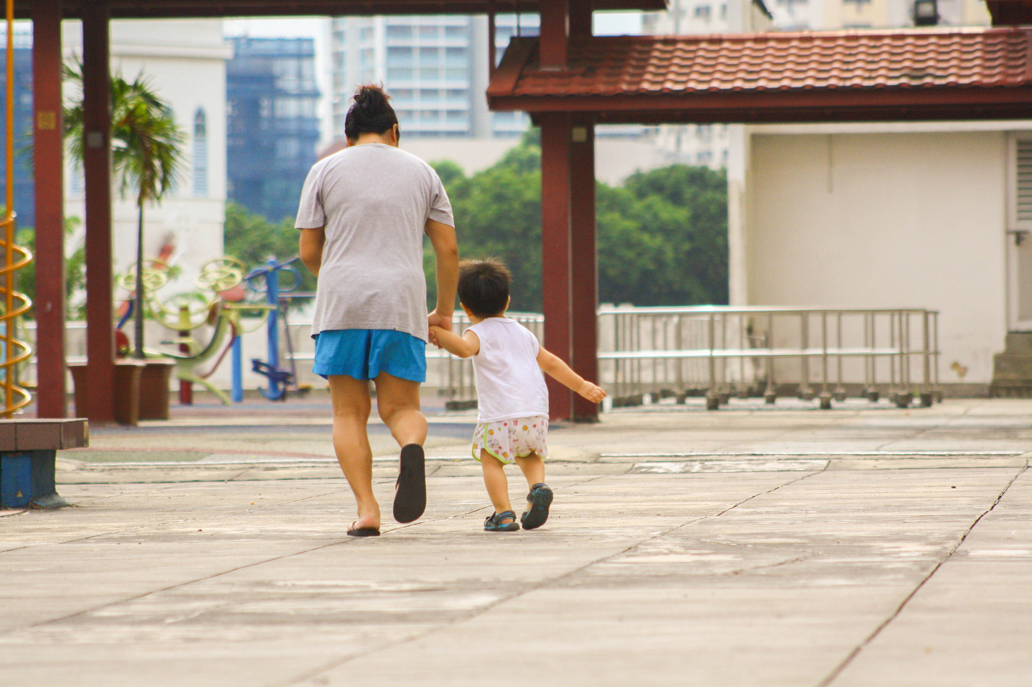 Canon EF 75-300mm f/4-5.6 USM sample photo. Ahead photography