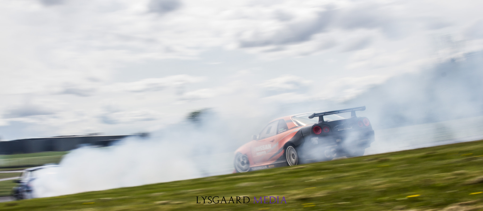 Canon EF 28-105mm f/3.5-4.5 USM sample photo. Bmw vs nissan photography