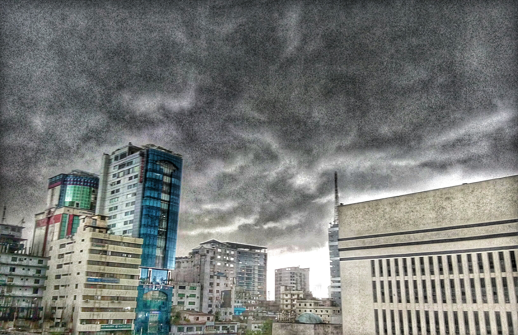 OPPO 1201 sample photo. Ready to rain photography