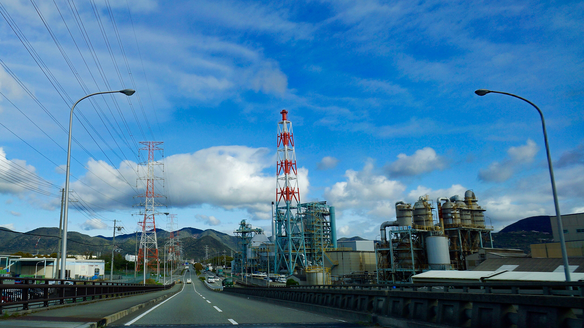 Sony Alpha NEX-7 + Sony E 16mm F2.8 sample photo. On the edge of town photography