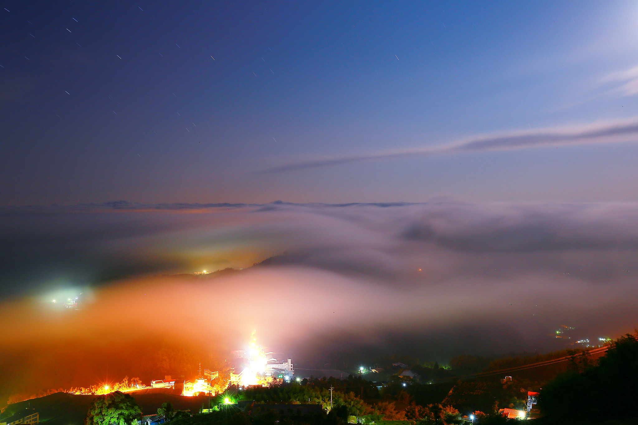 Canon EF 16-35mm F4L IS USM sample photo. Above clouds photography