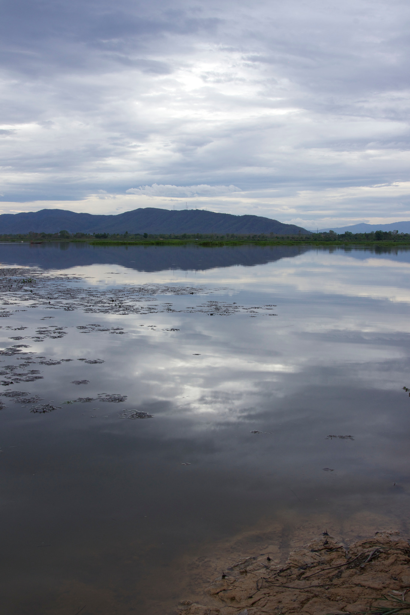 Canon EOS 600D (Rebel EOS T3i / EOS Kiss X5) sample photo. Reservoir at dusk photography