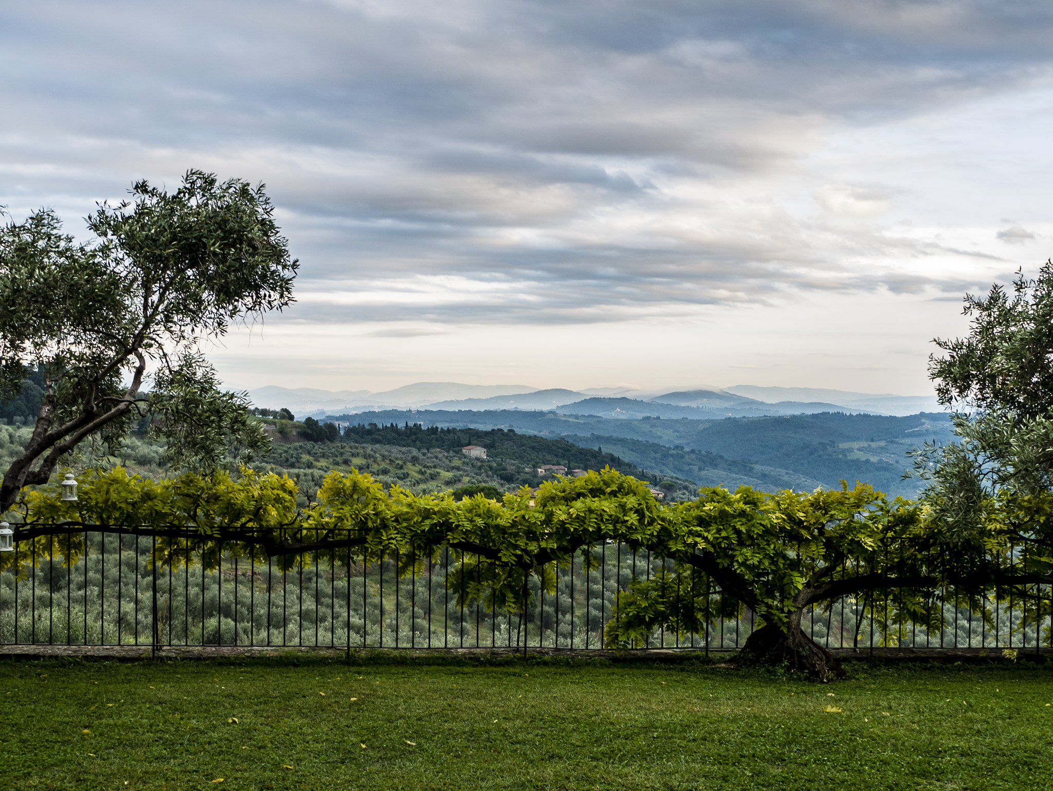 Panasonic Lumix DMC-GX7 sample photo. Tuscan hills photography