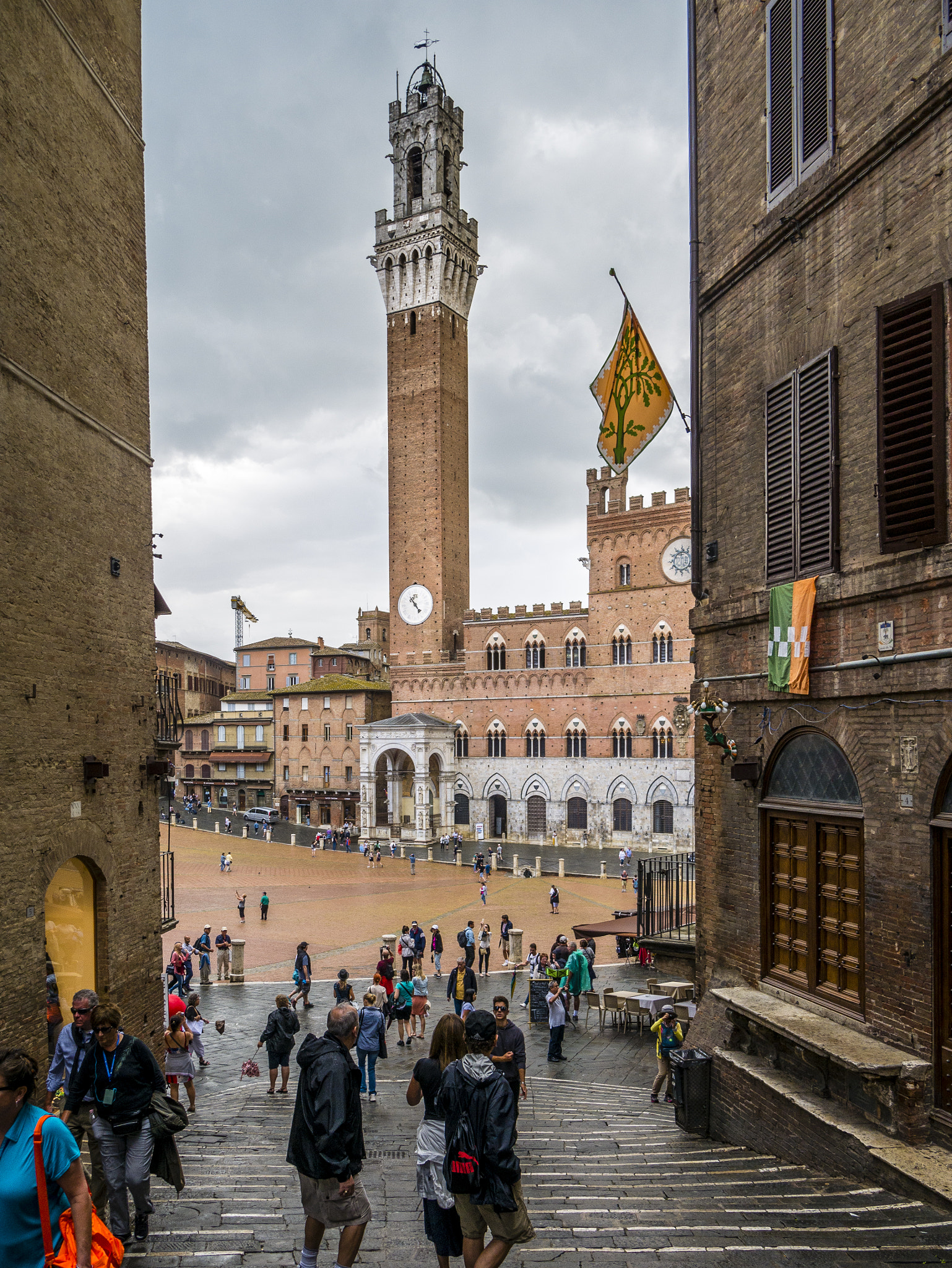 Panasonic Lumix DMC-GX7 sample photo. Siena square photography