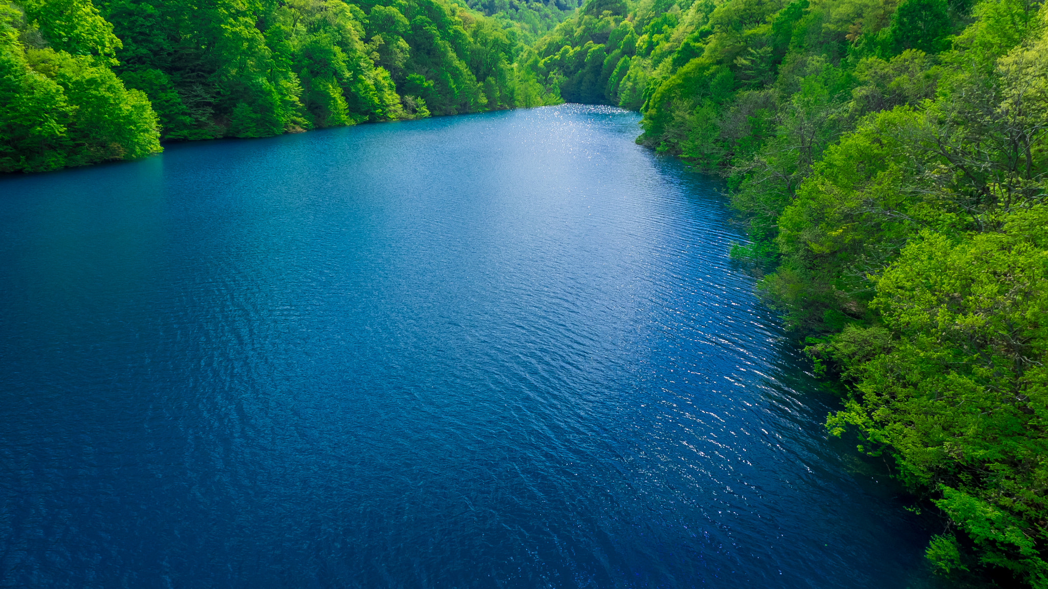 Olympus OM-D E-M1 + OLYMPUS M.12-50mm F3.5-6.3 sample photo. Blue ink lake photography