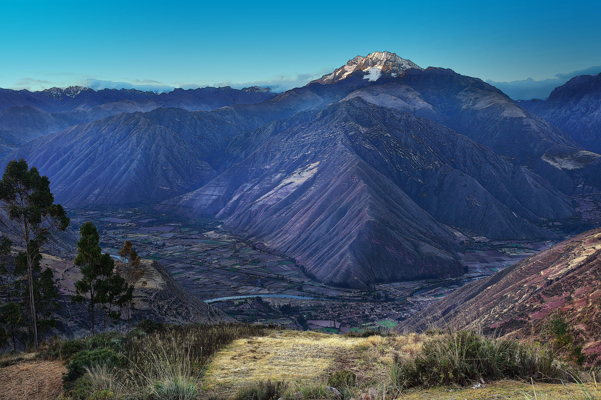 Sony Alpha NEX-7 + Sony Sonnar T* E 24mm F1.8 ZA sample photo. Into the sacred valley photography