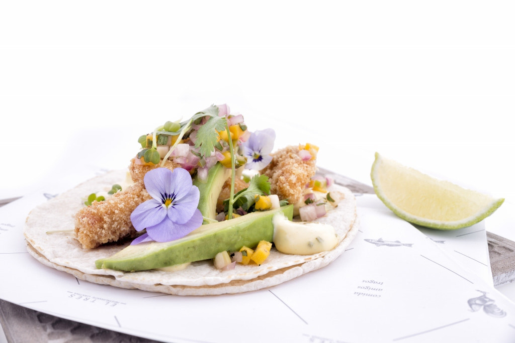 Nikon AF-S DX Micro Nikkor 40mm F2.8 sample photo. Taco de pescado, fish taco photography